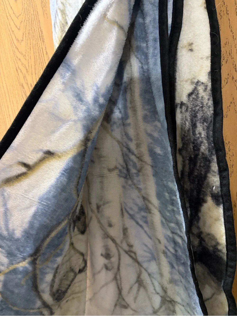 Rustic Wolf Winter Scene Plush Throw Blanket Soft Fleece Cabin Lodge Decor